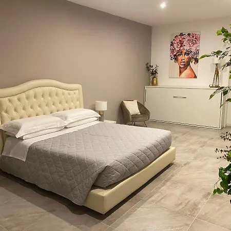 A Casa Di Lella 4* בודירו