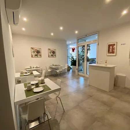 לינה וארוחת בוקר A Casa Di Lella בודירו
