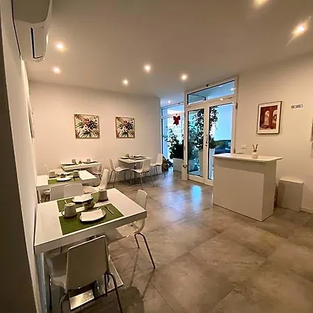 לינה וארוחת בוקר A Casa Di Lella